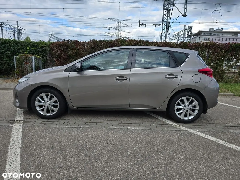 Toyota Auris 2014 photo 4
