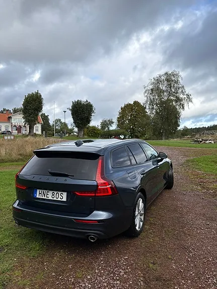 Volvo V60 2019 photo 2