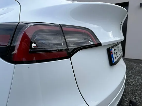 Tesla Model Y 2022 photo 4