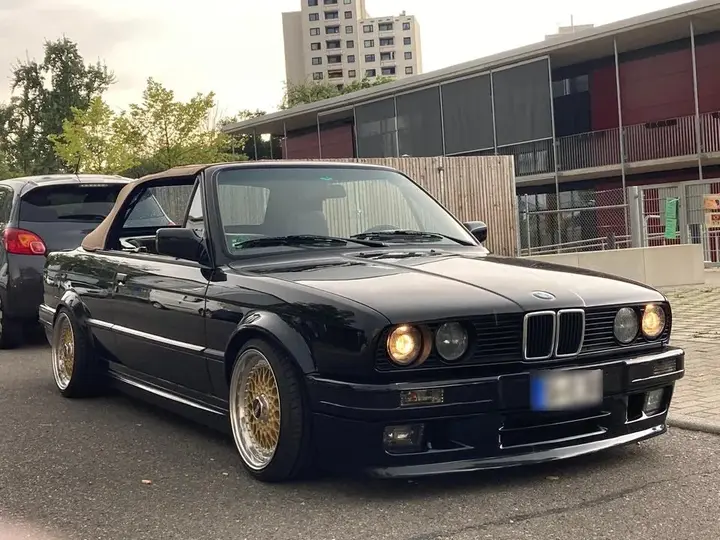 BMW E30