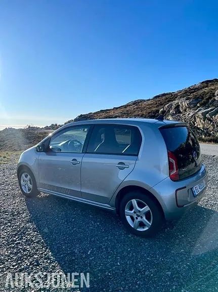 Volkswagen Up 2015 photo 5