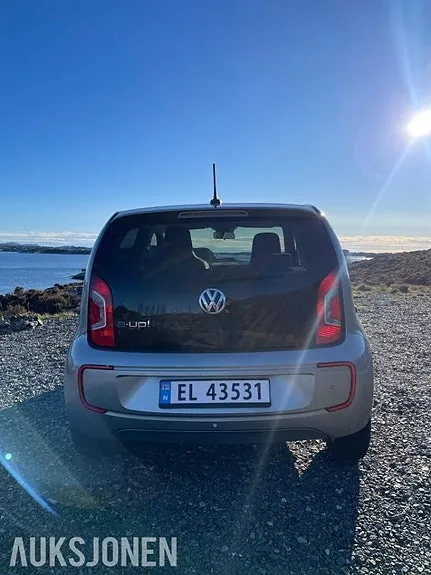 Volkswagen Up 2015 photo 4