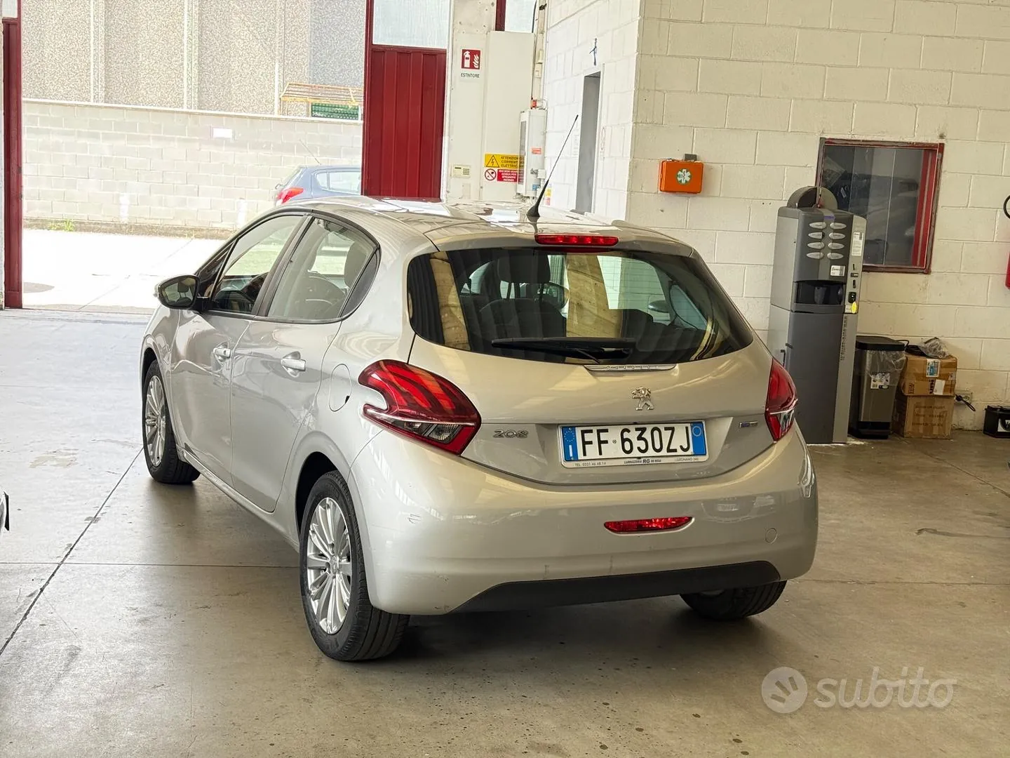 Peugeot 208 2016 photo 3