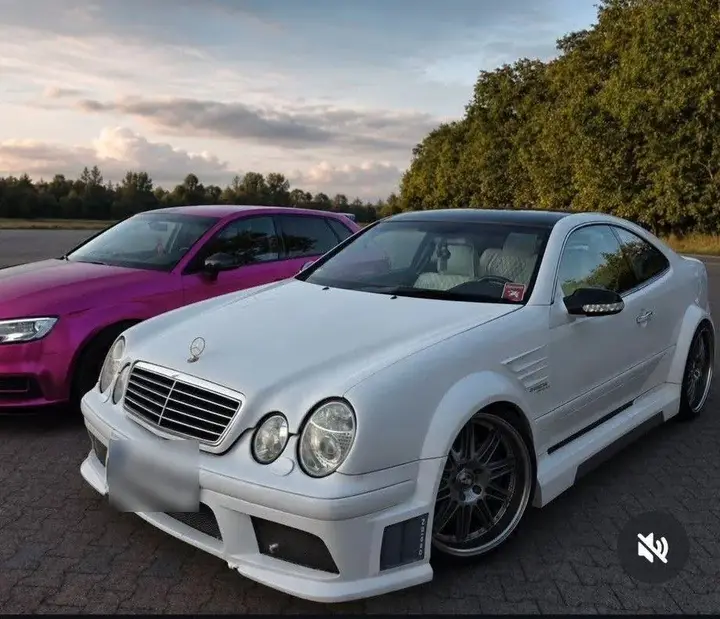 Mercedes-Benz 320