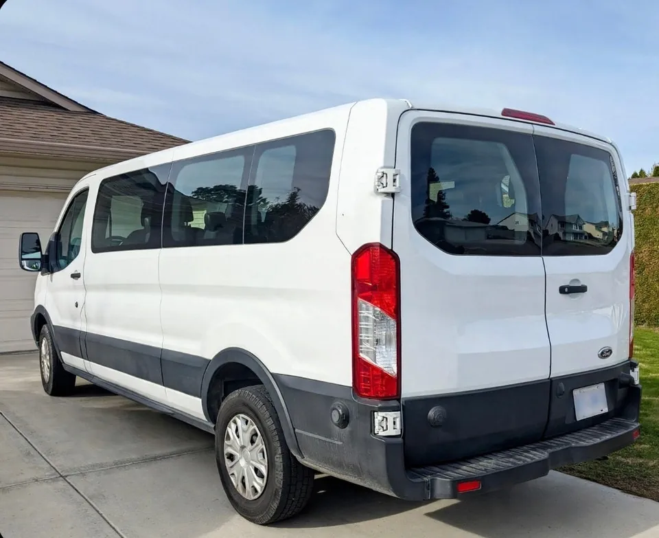 Ford Transit Passenger 2019 photo 2