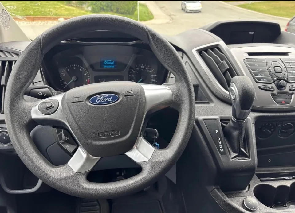 Ford Transit Passenger 2019 photo 3