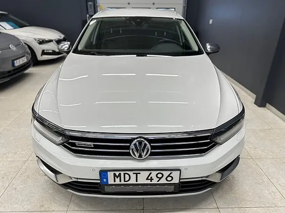 Volkswagen Passat 2018 photo 2