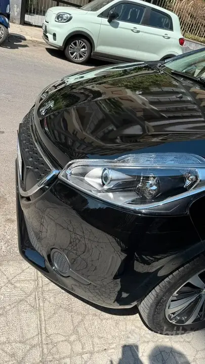 Peugeot 208 2015 photo 4
