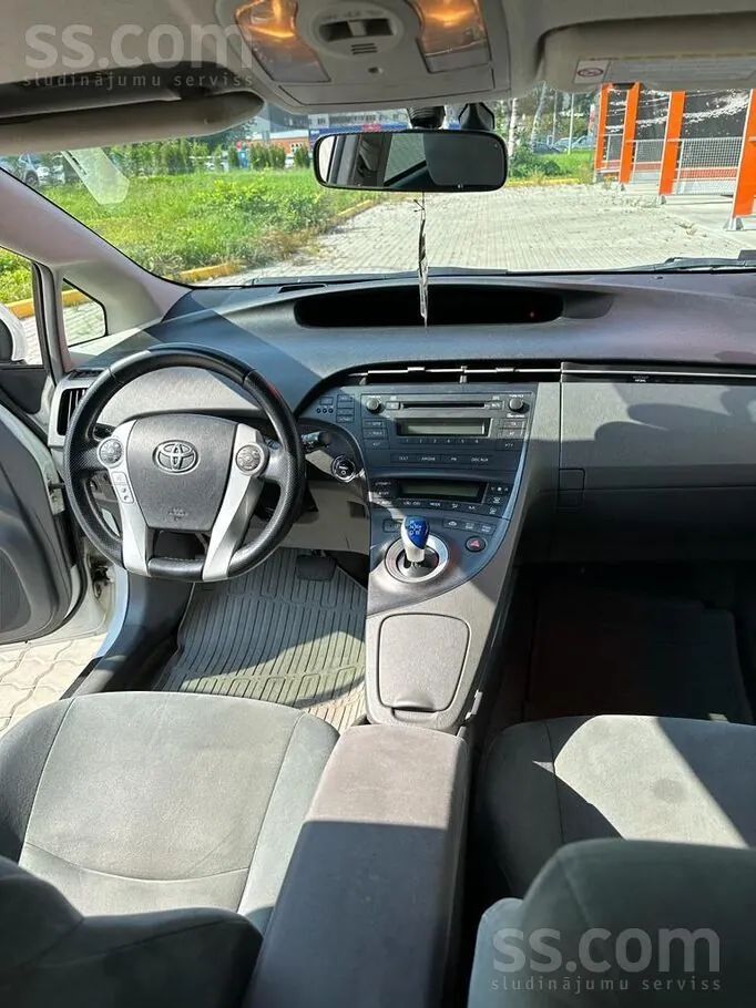 Toyota Prius 2012 photo 4