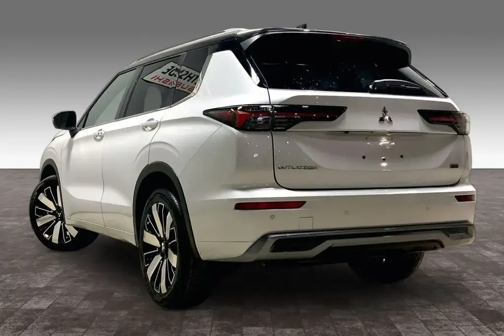 Mitsubishi Outlander 2026 photo 3