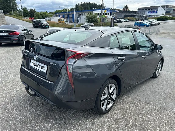 Toyota Prius 2017 photo 5