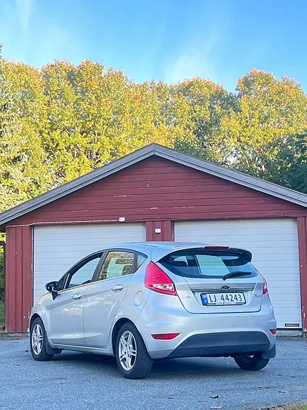 Ford Fiesta 2010 photo 3