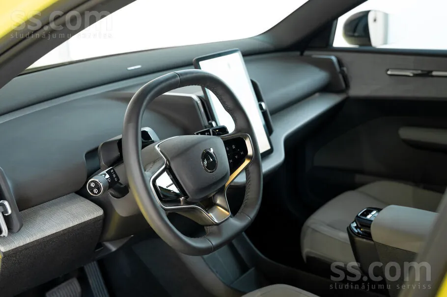 Volvo Ex 30 2025 photo 3
