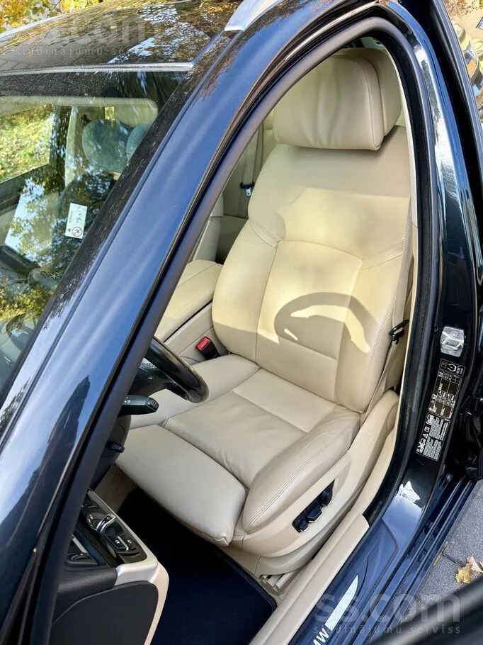 BMW 530 2011 photo 4