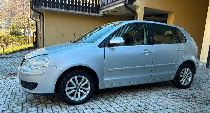 Volkswagen Polo 2009 photo 2