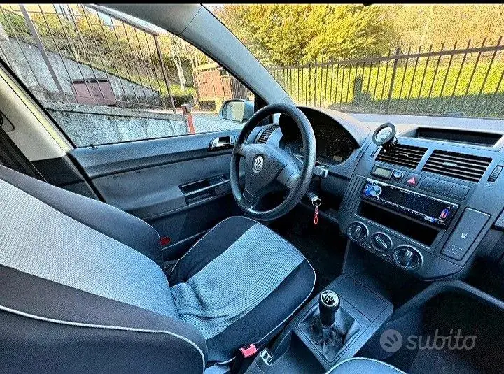 Volkswagen Polo 2009 photo 4