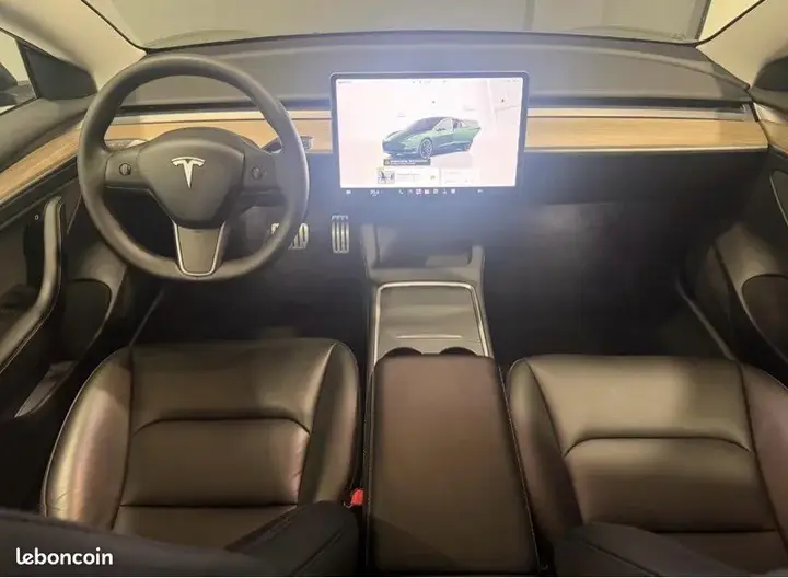 Tesla Model 3 2023 photo 3