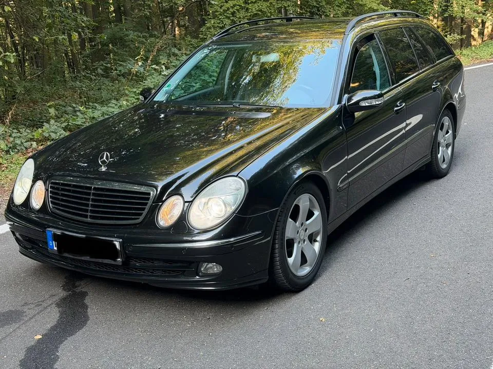 Mercedes-Benz W211