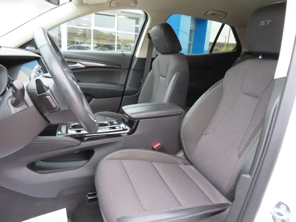 Buick Envision 2023 photo 3
