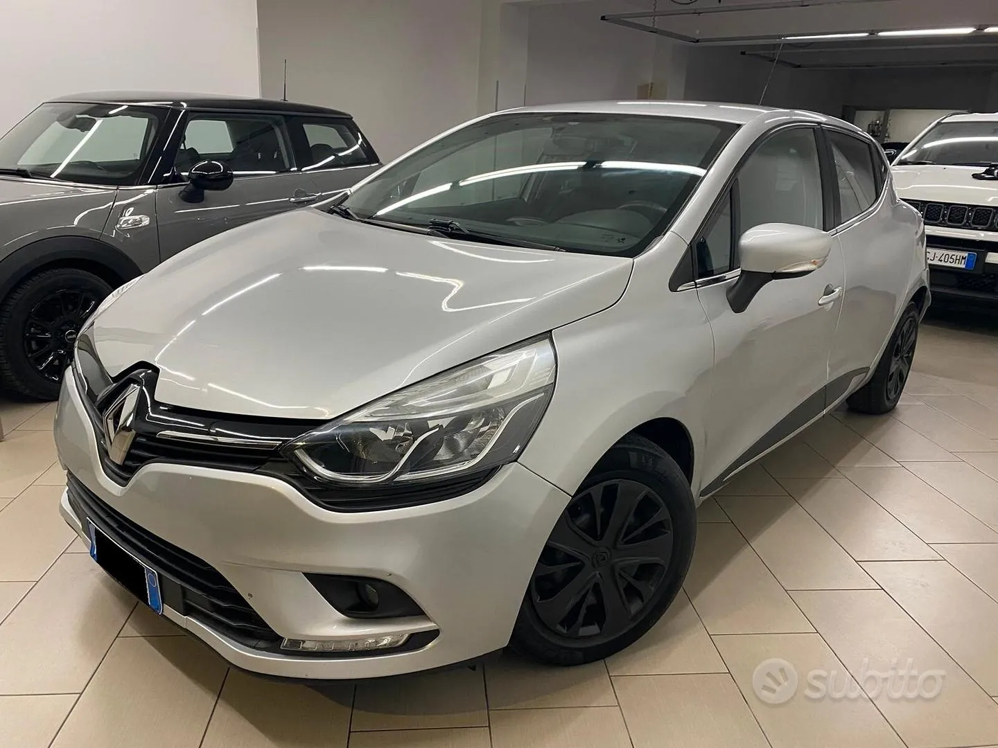 Renault Clio 2017 photo 2