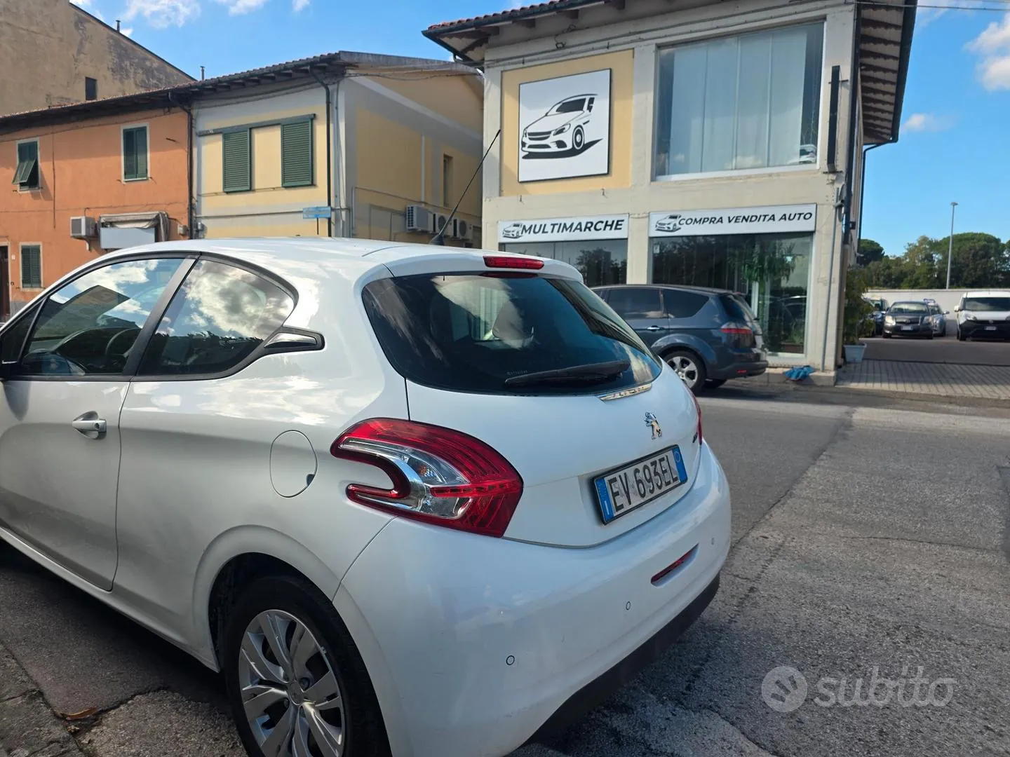 Peugeot 208 2014 photo 4