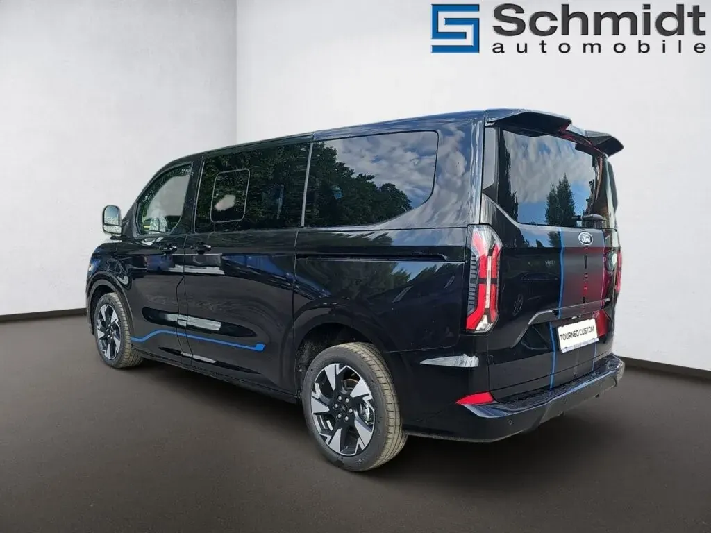 Ford Transit photo 3