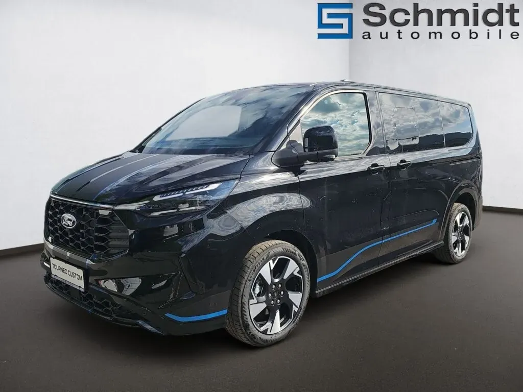 Ford Transit photo 2