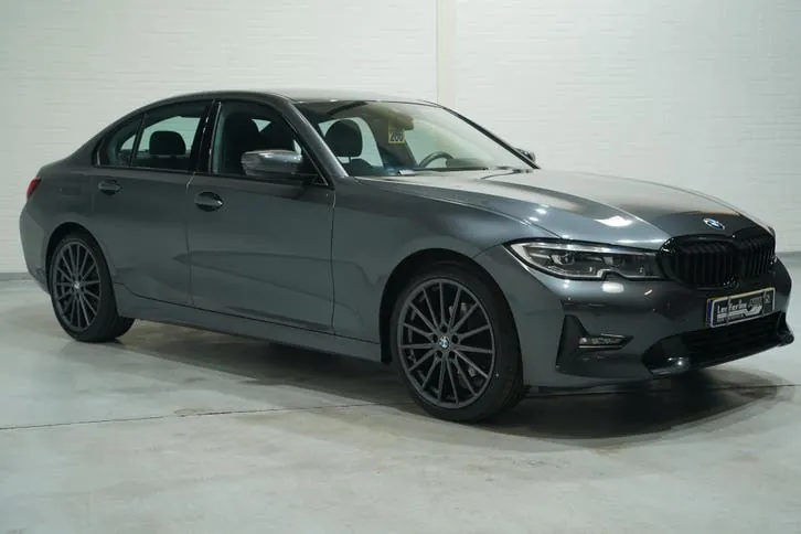 BMW 3 Series 2022 photo 2
