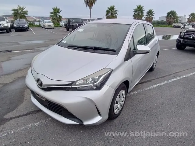 Toyota Vitz 2016 photo 2