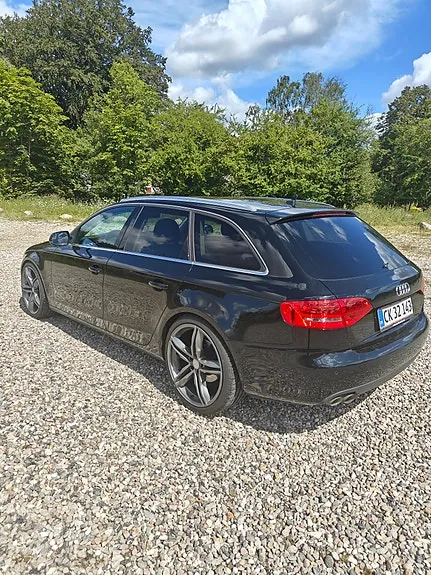 Audi A4 2010 photo 4