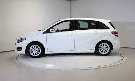 Mercedes-Benz B 180 D 2015 photo 2