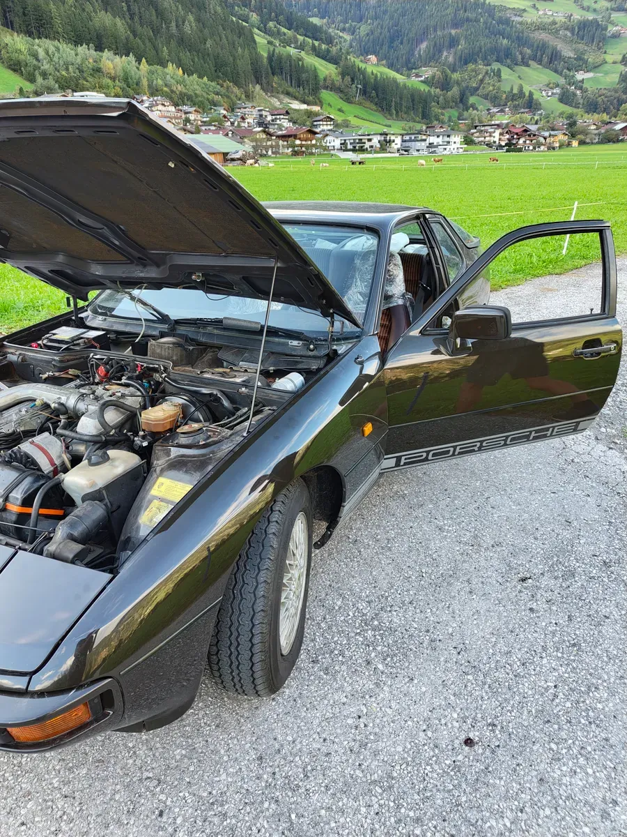 Porsche 924 1980 photo 2
