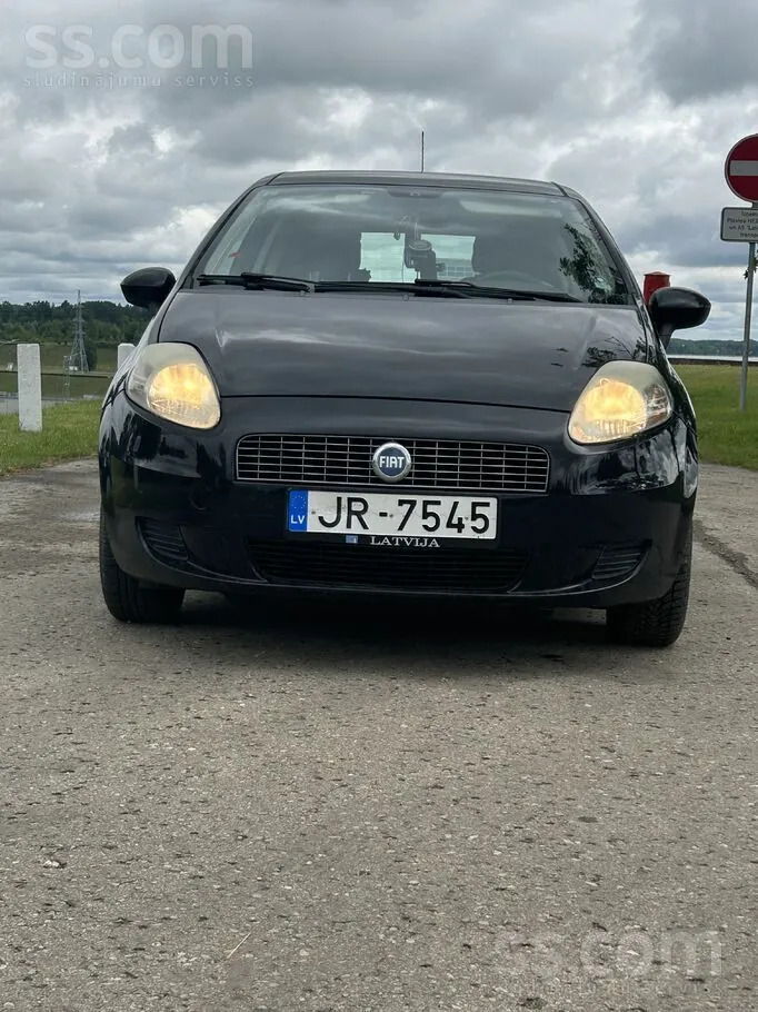 Fiat Grande Punto 2007 photo 2