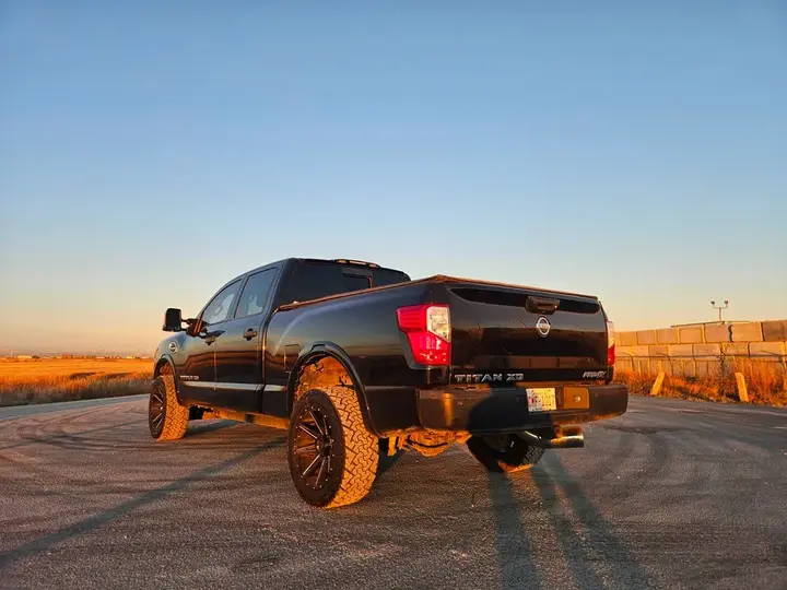 Nissan Titan 2016 photo 2