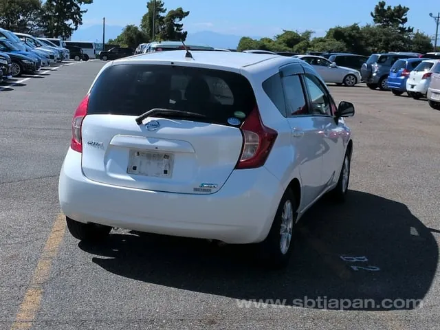 Nissan Note X Dig-S 2013 photo 4
