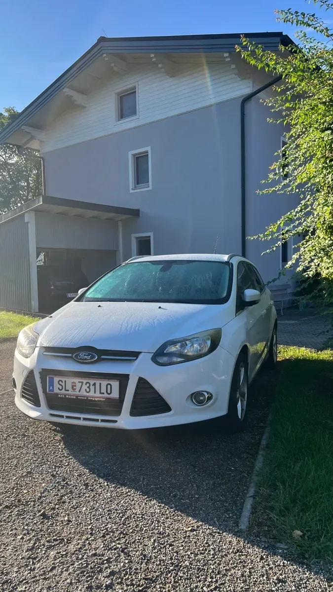 Ford Focus 2012 photo 2