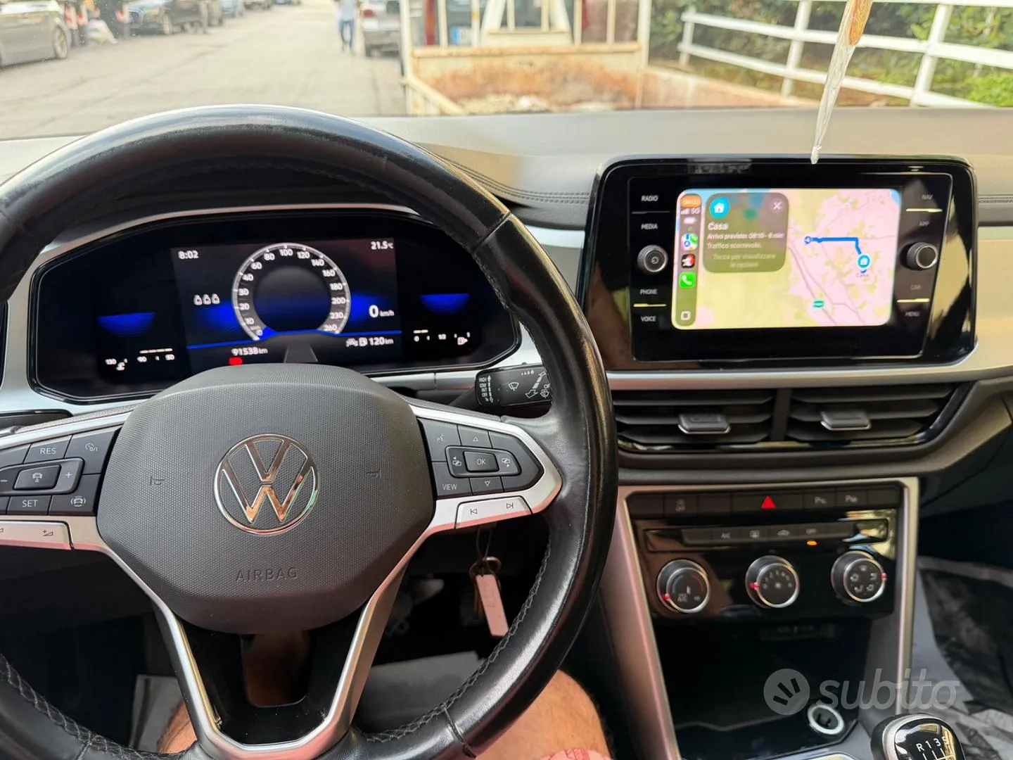 Volkswagen T-Roc 2022 photo 2