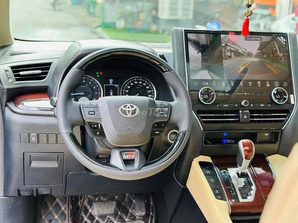 Toyota Alphard 2017 photo 3