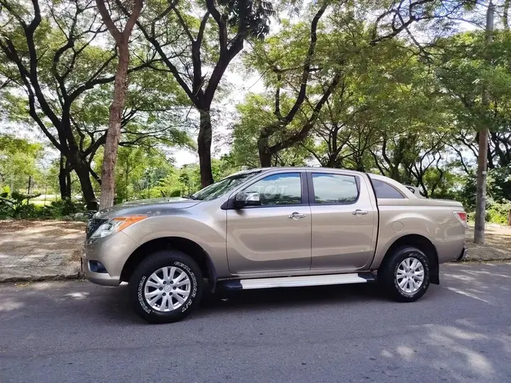 Mazda Bt-50 2013 photo 3