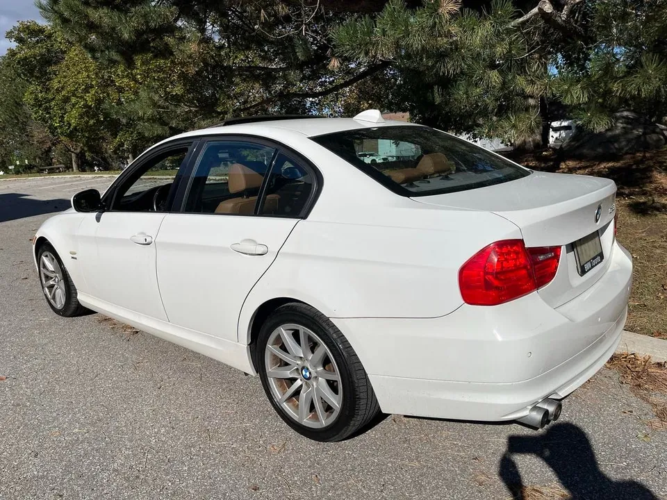 BMW 3 Series 2009 photo 5