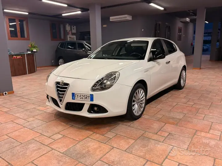 Alfa Romeo Giulietta 2015 photo 3