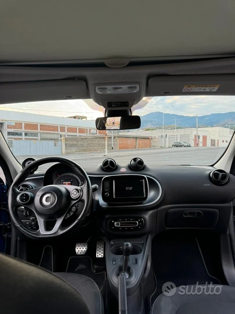 Smart Forfour 2019 photo 5