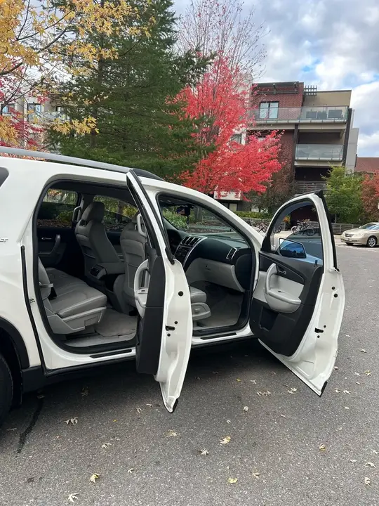 GMC Acadia 2010 photo 5