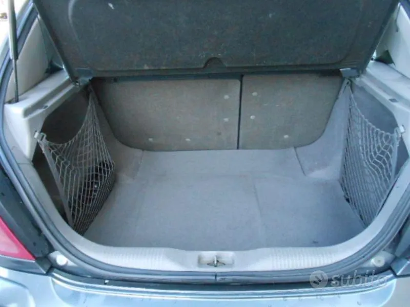 Nissan Almera 2002 photo 5