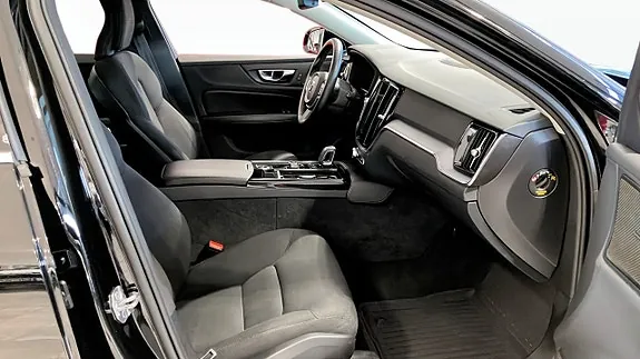 Volvo V60 2022 photo 3