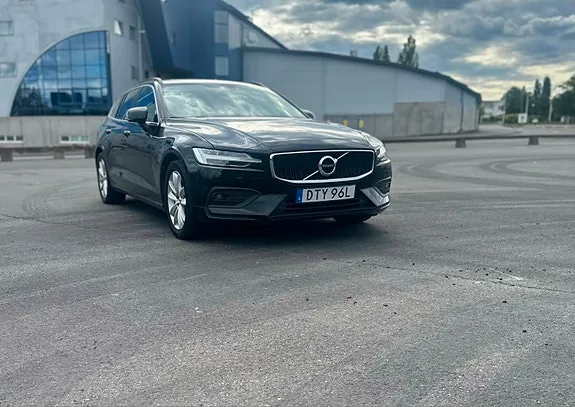 Volvo V60 2022 photo 4