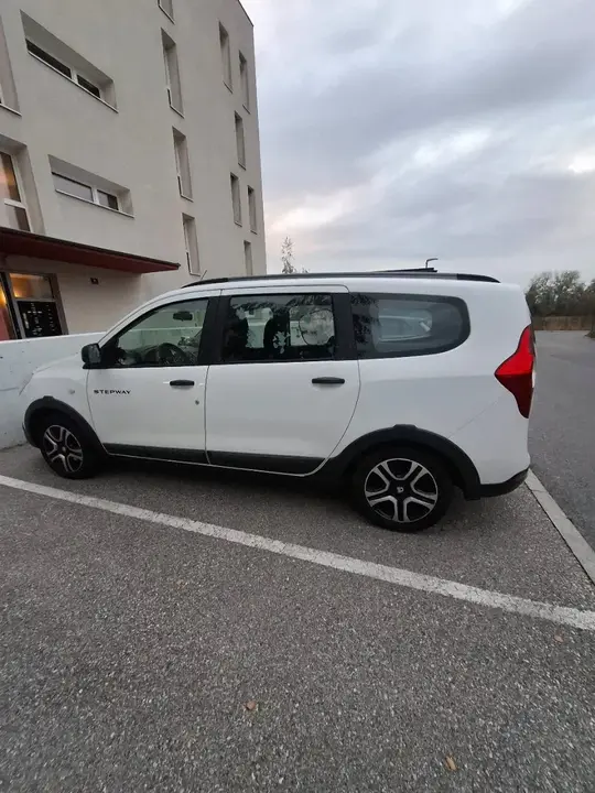 Dacia Lodgy 2021 photo 2
