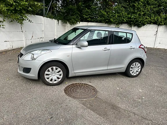 Suzuki Swift 2011 photo 3