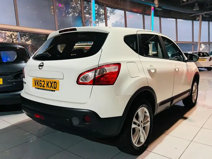 Nissan Qashqai 2012 photo 5