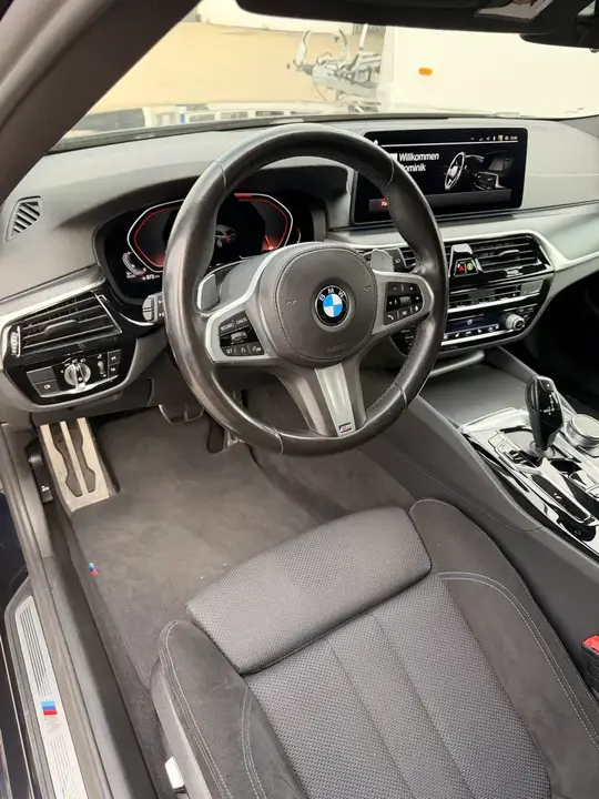 BMW 5 Series 2021 photo 3